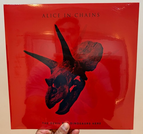Alice chains the devil - in,